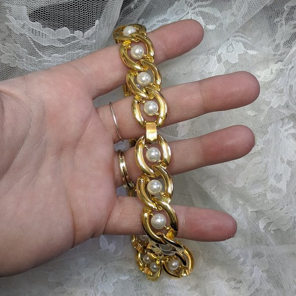 Vintage interlocking faux pearl collar necklace - Picture 3 of 3